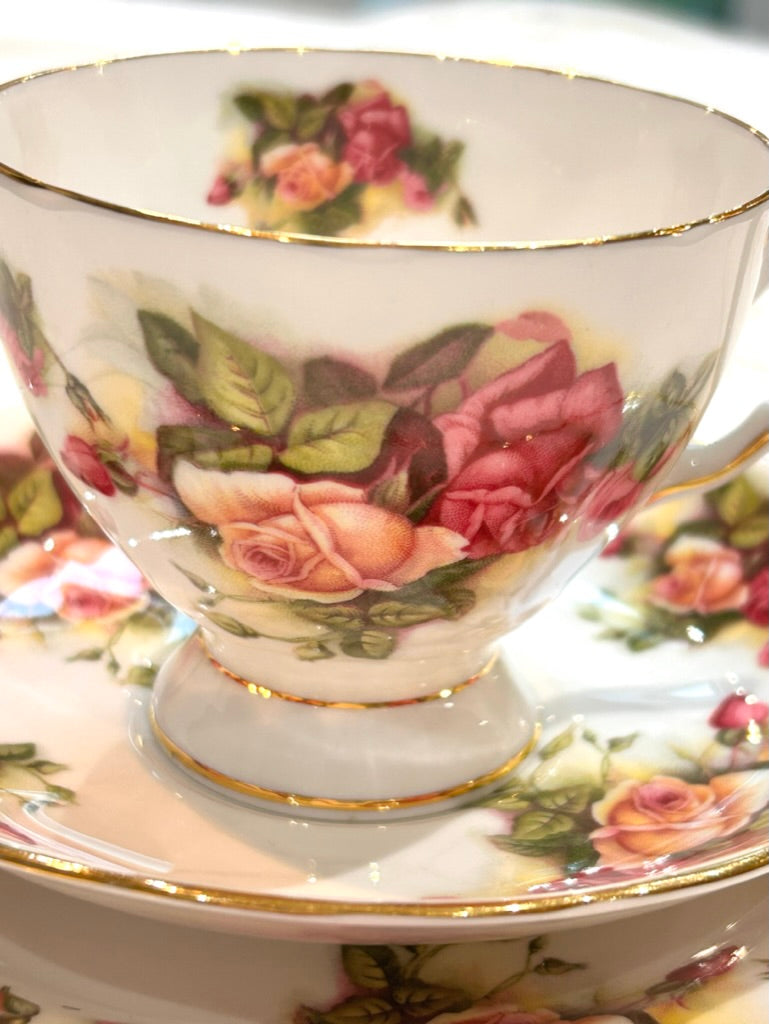 Trío de tazas de té de rosas rosadas toscanas