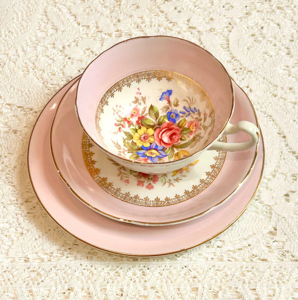 Trío de platillos de taza de té de oro rosa de 22 quilates