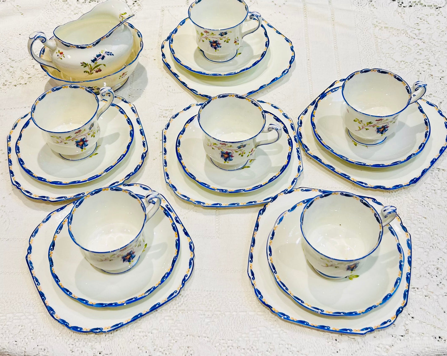 Tazas de té y platillos Harebell azul Paragon