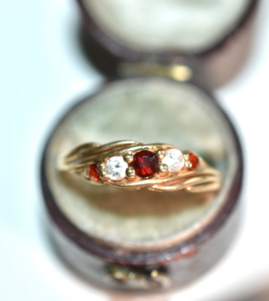 Ladies 9ct Gold Red Garnet Dress Ring
