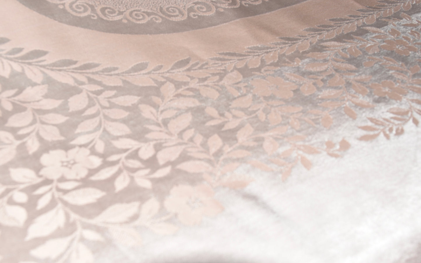 Original Irish Damask  Size: L208cm x W164cm Colour: Pink Peach Blush Mille Fleurs Roll Hemmed Cotton & Damask made in Ireland No R8 - Pattern Number 3 Condition: Very Good, As New, Never Used