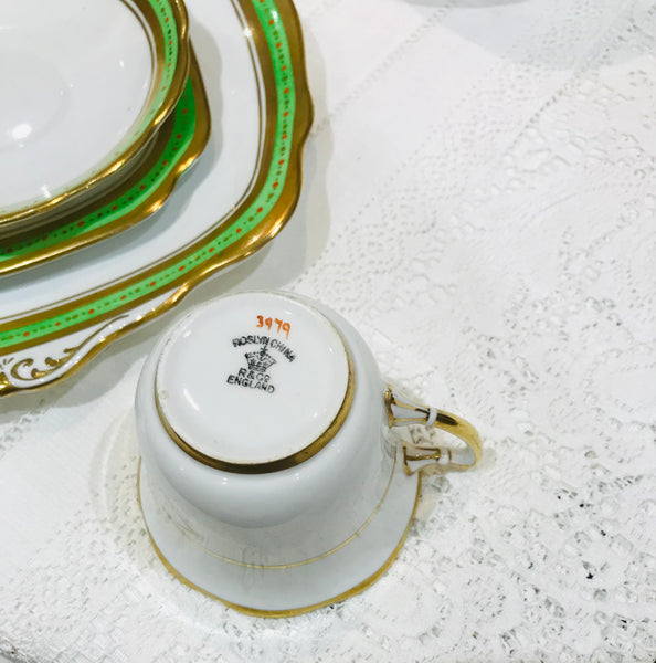 Roslyn Art Deco Teacups & Saucers Green