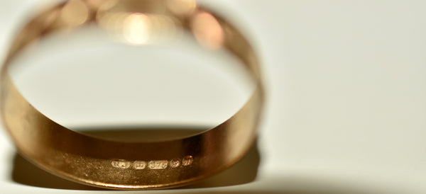 Ladies 9ct Gold Band Ring