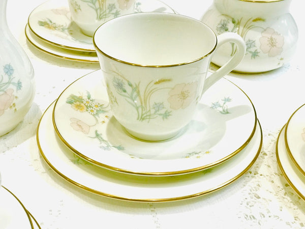 Royal Doulton Flirtation Teacup & Saucer Set