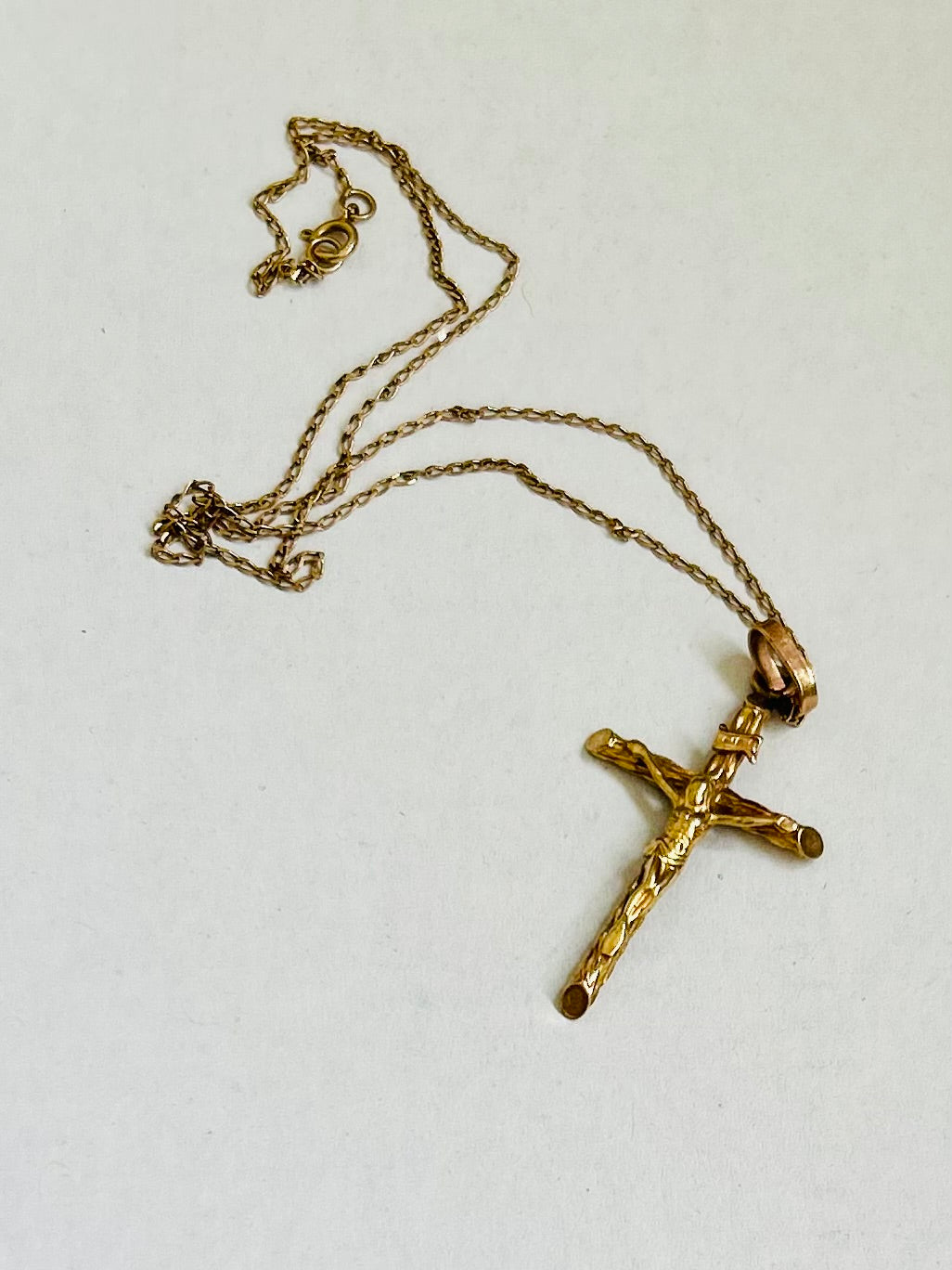 9ct Yellow Gold Religious Pendant Necklace
