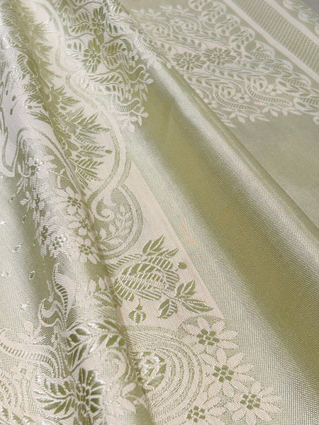 Size: 50” x 50” Colour: Apple Green Roll Hemmed Damask Linen Condition: Very Good, As New, Never Used