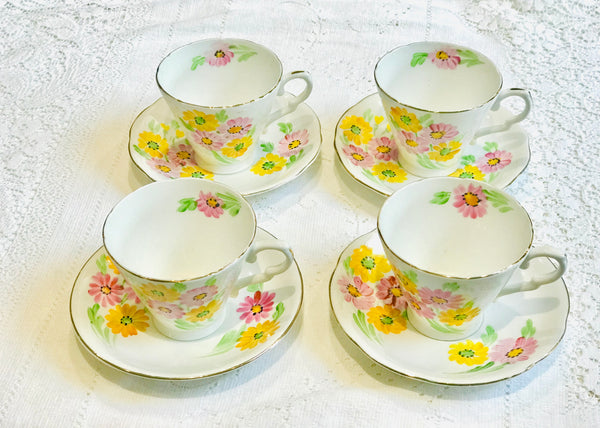 Pretty Vintage part tea set pink & yellow flowers